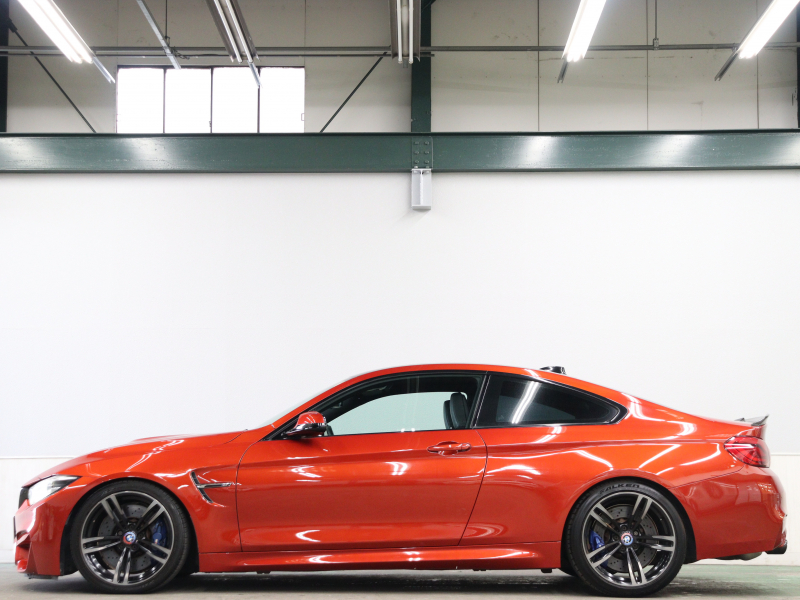 BMW Mシリーズ M4 ｸｰﾍﾟ MDCT　後期LCI ｺﾝﾌｫｰﾄA ｲﾝﾃﾘｼﾞｪﾝﾄS 黒革 ﾅﾋﾞTV hrman/kardon Bｶﾒﾗ HUD  ｶｰﾎﾞﾝｲﾝﾃﾘｱ&ﾙｰﾌ H&Rｽﾌﾟﾘﾝｸﾞ Mﾌﾞﾙｰｷｬﾘﾊﾟｰ Mｽﾎﾟｰﾂﾚｻﾞｰｽﾃｱﾘﾝｸﾞ Mｴｱﾛ&19AW(ｽﾀｲﾘﾝｸﾞ437M)　2年保証