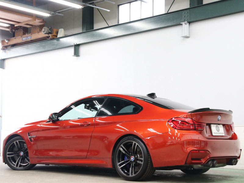 BMW Mシリーズ M4 ｸｰﾍﾟ MDCT　後期LCI ｺﾝﾌｫｰﾄA ｲﾝﾃﾘｼﾞｪﾝﾄS 黒革 ﾅﾋﾞTV hrman/kardon Bｶﾒﾗ HUD  ｶｰﾎﾞﾝｲﾝﾃﾘｱ&ﾙｰﾌ H&Rｽﾌﾟﾘﾝｸﾞ Mﾌﾞﾙｰｷｬﾘﾊﾟｰ Mｽﾎﾟｰﾂﾚｻﾞｰｽﾃｱﾘﾝｸﾞ Mｴｱﾛ&19AW(ｽﾀｲﾘﾝｸﾞ437M)　2年保証