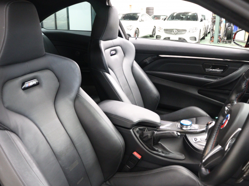 BMW Mシリーズ M4 ｸｰﾍﾟ MDCT　後期LCI ｺﾝﾌｫｰﾄA ｲﾝﾃﾘｼﾞｪﾝﾄS 黒革 ﾅﾋﾞTV hrman/kardon Bｶﾒﾗ HUD  ｶｰﾎﾞﾝｲﾝﾃﾘｱ&ﾙｰﾌ H&Rｽﾌﾟﾘﾝｸﾞ Mﾌﾞﾙｰｷｬﾘﾊﾟｰ Mｽﾎﾟｰﾂﾚｻﾞｰｽﾃｱﾘﾝｸﾞ Mｴｱﾛ&19AW(ｽﾀｲﾘﾝｸﾞ437M)　2年保証