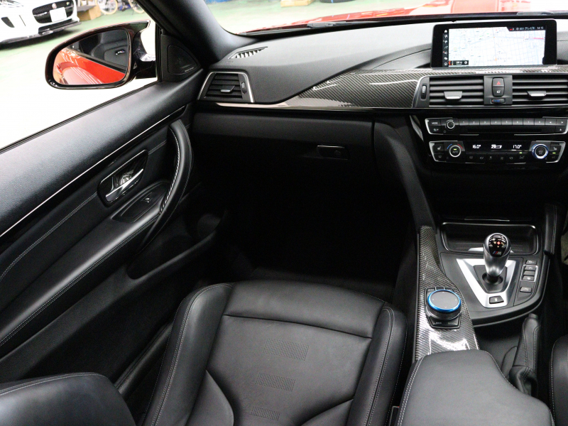 BMW Mシリーズ M4 ｸｰﾍﾟ MDCT　後期LCI ｺﾝﾌｫｰﾄA ｲﾝﾃﾘｼﾞｪﾝﾄS 黒革 ﾅﾋﾞTV hrman/kardon Bｶﾒﾗ HUD  ｶｰﾎﾞﾝｲﾝﾃﾘｱ&ﾙｰﾌ H&Rｽﾌﾟﾘﾝｸﾞ Mﾌﾞﾙｰｷｬﾘﾊﾟｰ Mｽﾎﾟｰﾂﾚｻﾞｰｽﾃｱﾘﾝｸﾞ Mｴｱﾛ&19AW(ｽﾀｲﾘﾝｸﾞ437M)　2年保証