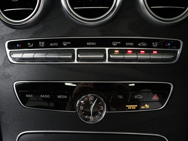 AMG Cクラス C43 4MATIC ｴｸｽｸﾙｰｼﾌﾞ&ﾚｰﾀﾞｰSP　後期 黒革 ﾊﾟﾉﾗﾏSR MBUXﾅﾋﾞTV ﾌﾞﾙﾒｽﾀｰS Bｶﾒﾗ ﾍｯﾄﾞｱｯﾌﾟD ACC 自動Rｹﾞｰﾄ AMGｴｸﾞｿﾞｰｽﾄｼｽﾃﾑ AMGｷｬﾘﾊﾟｰ AMGｴｱﾛ&19ｲﾝﾁAW　2年保証