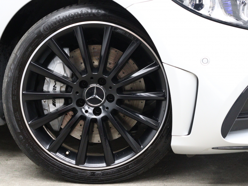 AMG Cクラス C43 4MATIC ｴｸｽｸﾙｰｼﾌﾞ&ﾚｰﾀﾞｰSP　後期 黒革 ﾊﾟﾉﾗﾏSR MBUXﾅﾋﾞTV ﾌﾞﾙﾒｽﾀｰS Bｶﾒﾗ ﾍｯﾄﾞｱｯﾌﾟD ACC 自動Rｹﾞｰﾄ AMGｴｸﾞｿﾞｰｽﾄｼｽﾃﾑ AMGｷｬﾘﾊﾟｰ AMGｴｱﾛ&19ｲﾝﾁAW　2年保証