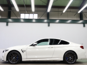 BMW Mシリーズ M4ｸｰﾍﾟCS MDCT  日本限定60台 ｺﾝﾌｫA 黒革ｱﾙｶﾝｺﾝﾋﾞ ｶｰﾎﾞﾝR 専用ｴｱﾛ 専用19＆20AW 　2年保証