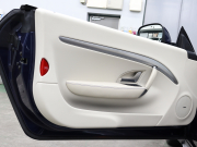 マセラティ グランカブリオ ｽﾎﾟｰﾂ MCｵｰﾄｼﾌﾄ　EBM 右H ﾍﾞｰｼﾞｭ革 ｼｰﾄﾋｰﾀｰ SDﾅﾋﾞ BOSEｻｳﾝﾄﾞ 地ﾃﾞｼﾞ Bｶﾒﾗ ｸﾘｼﾞｵﾀﾞｰｸｸﾛｰﾑｲﾝﾃﾘｱ MCﾃﾞｻﾞｲﾝ20AW　2年保証付