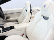 マセラティ グランカブリオ ｽﾎﾟｰﾂ MCｵｰﾄｼﾌﾄ　EBM 右H ﾍﾞｰｼﾞｭ革 ｼｰﾄﾋｰﾀｰ SDﾅﾋﾞ BOSEｻｳﾝﾄﾞ 地ﾃﾞｼﾞ Bｶﾒﾗ ｸﾘｼﾞｵﾀﾞｰｸｸﾛｰﾑｲﾝﾃﾘｱ MCﾃﾞｻﾞｲﾝ20AW　2年保証付