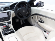 マセラティ グランカブリオ ｽﾎﾟｰﾂ MCｵｰﾄｼﾌﾄ　EBM 右H ﾍﾞｰｼﾞｭ革 ｼｰﾄﾋｰﾀｰ SDﾅﾋﾞ BOSEｻｳﾝﾄﾞ 地ﾃﾞｼﾞ Bｶﾒﾗ ｸﾘｼﾞｵﾀﾞｰｸｸﾛｰﾑｲﾝﾃﾘｱ MCﾃﾞｻﾞｲﾝ20AW　2年保証付