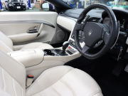 マセラティ グランカブリオ ｽﾎﾟｰﾂ MCｵｰﾄｼﾌﾄ　EBM 右H ﾍﾞｰｼﾞｭ革 ｼｰﾄﾋｰﾀｰ SDﾅﾋﾞ BOSEｻｳﾝﾄﾞ 地ﾃﾞｼﾞ Bｶﾒﾗ ｸﾘｼﾞｵﾀﾞｰｸｸﾛｰﾑｲﾝﾃﾘｱ MCﾃﾞｻﾞｲﾝ20AW　2年保証付