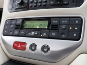 マセラティ グランカブリオ ｽﾎﾟｰﾂ MCｵｰﾄｼﾌﾄ　EBM 右H ﾍﾞｰｼﾞｭ革 ｼｰﾄﾋｰﾀｰ SDﾅﾋﾞ BOSEｻｳﾝﾄﾞ 地ﾃﾞｼﾞ Bｶﾒﾗ ｸﾘｼﾞｵﾀﾞｰｸｸﾛｰﾑｲﾝﾃﾘｱ MCﾃﾞｻﾞｲﾝ20AW　2年保証付