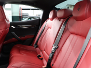 マセラティ ギブリ S　ｶｰﾎﾞﾝｽﾎﾟｰﾂPKG 中期 ｽｶｲﾌｯｸｻｽ ACC BSM Pｽﾀ 赤革 ｼｰﾄﾋｰﾀｰ ｻﾝﾙｰﾌ 純正SDﾅﾋﾞTV BTｵｰﾃﾞｨｵ ｱﾙｶﾝﾀｰﾗﾙｰﾌﾗｲﾅｰ ｶｰﾎﾞﾝｲﾝﾃﾘｱ OPﾁﾀｰﾉ21AW　2年保証付