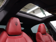 マセラティ ギブリ S　ｶｰﾎﾞﾝｽﾎﾟｰﾂPKG 中期 ｽｶｲﾌｯｸｻｽ ACC BSM Pｽﾀ 赤革 ｼｰﾄﾋｰﾀｰ ｻﾝﾙｰﾌ 純正SDﾅﾋﾞTV BTｵｰﾃﾞｨｵ ｱﾙｶﾝﾀｰﾗﾙｰﾌﾗｲﾅｰ ｶｰﾎﾞﾝｲﾝﾃﾘｱ OPﾁﾀｰﾉ21AW　2年保証付