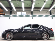 マセラティ ギブリ S　ｶｰﾎﾞﾝｽﾎﾟｰﾂPKG 中期 ｽｶｲﾌｯｸｻｽ ACC BSM Pｽﾀ 赤革 ｼｰﾄﾋｰﾀｰ ｻﾝﾙｰﾌ 純正SDﾅﾋﾞTV BTｵｰﾃﾞｨｵ ｱﾙｶﾝﾀｰﾗﾙｰﾌﾗｲﾅｰ ｶｰﾎﾞﾝｲﾝﾃﾘｱ OPﾁﾀｰﾉ21AW　2年保証付