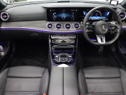 AMG Eクラス E53ｶﾌﾞﾘｵﾚ 4MATIC+ ｴｸｽｸﾙｰｼﾌﾞ& ﾚｰﾀﾞｰSP　後期ﾓﾃﾞﾙ ISG搭載  黒革 ﾍﾞﾝﾁﾚｰﾀｰ ｴｱｽｶｰﾌ ﾘﾗｸｾﾞｰｼｮﾝ機能 赤幌 ﾅﾋﾞTV CarPlay ﾌﾞﾙﾒｽﾀｰS  HUD 360ｶﾒﾗ ﾜｲﾔﾚｽﾁｬｰｼﾞﾝｸﾞ AMGｴｱﾛ&20AW　2年保証