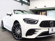 AMG Eクラス E53ｶﾌﾞﾘｵﾚ 4MATIC+ ｴｸｽｸﾙｰｼﾌﾞ& ﾚｰﾀﾞｰSP　後期ﾓﾃﾞﾙ ISG搭載  黒革 ﾍﾞﾝﾁﾚｰﾀｰ ｴｱｽｶｰﾌ ﾘﾗｸｾﾞｰｼｮﾝ機能 赤幌 ﾅﾋﾞTV CarPlay ﾌﾞﾙﾒｽﾀｰS  HUD 360ｶﾒﾗ ﾜｲﾔﾚｽﾁｬｰｼﾞﾝｸﾞ AMGｴｱﾛ&20AW　2年保証