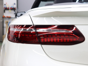 AMG Eクラス E53ｶﾌﾞﾘｵﾚ 4MATIC+ ｴｸｽｸﾙｰｼﾌﾞ& ﾚｰﾀﾞｰSP　後期ﾓﾃﾞﾙ ISG搭載  黒革 ﾍﾞﾝﾁﾚｰﾀｰ ｴｱｽｶｰﾌ ﾘﾗｸｾﾞｰｼｮﾝ機能 赤幌 ﾅﾋﾞTV CarPlay ﾌﾞﾙﾒｽﾀｰS  HUD 360ｶﾒﾗ ﾜｲﾔﾚｽﾁｬｰｼﾞﾝｸﾞ AMGｴｱﾛ&20AW　2年保証