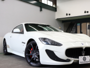 マセラティ グランツーリズモ ｽﾎﾟｰﾂ MCｵｰﾄｼﾌﾄ　赤革 ｼｰﾄﾋｰﾀｰ ﾅﾋﾞTV BTｵｰﾃﾞｨｵ Bｶﾒﾗ ｷｾﾉﾝ  ｼﾌﾄﾊﾟﾄﾞﾙ ﾚｯﾄﾞｷｬﾘﾊﾟｰ ｱｽﾄﾄﾃﾞｻﾞｲﾝ20ｲﾝﾁAW　2年保証