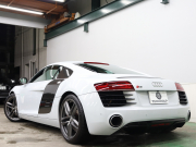 アウディ R8 4.2FSI ｸﾜﾄﾛ ｴｸｽｸﾙｰｼﾌﾞ&ﾚｻﾞｰPKG　後期ﾓﾃﾞﾙ 黒革 純正ﾅﾋﾞTV Bｶﾒﾗ Bluetooth ｶｰﾎﾞﾝﾃﾞｺﾗﾃｨﾌﾞﾊﾟﾈﾙ ｶｰﾎﾞﾝｼｸﾞﾏｻｲﾄﾞﾌﾞﾚｰｷ ｶｰﾎﾞﾝﾄﾞｱﾐﾗｰﾊｳｼﾞﾝｸﾞ LEDﾍｯﾄﾞﾗｲﾄ PTS ｸﾙｺﾝ 可変ﾊﾞﾙﾌﾞ 19ｲﾝﾁ5ｽﾎﾟｰｸAW(ﾁﾀﾝﾙｯｸ)