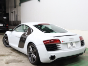 アウディ R8 4.2FSI ｸﾜﾄﾛ ｴｸｽｸﾙｰｼﾌﾞ&ﾚｻﾞｰPKG　後期ﾓﾃﾞﾙ 黒革 純正ﾅﾋﾞTV Bｶﾒﾗ Bluetooth ｶｰﾎﾞﾝﾃﾞｺﾗﾃｨﾌﾞﾊﾟﾈﾙ ｶｰﾎﾞﾝｼｸﾞﾏｻｲﾄﾞﾌﾞﾚｰｷ ｶｰﾎﾞﾝﾄﾞｱﾐﾗｰﾊｳｼﾞﾝｸﾞ LEDﾍｯﾄﾞﾗｲﾄ PTS ｸﾙｺﾝ 可変ﾊﾞﾙﾌﾞ 19ｲﾝﾁ5ｽﾎﾟｰｸAW(ﾁﾀﾝﾙｯｸ)