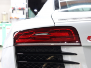 アウディ R8 4.2FSI ｸﾜﾄﾛ ｴｸｽｸﾙｰｼﾌﾞ&ﾚｻﾞｰPKG　後期ﾓﾃﾞﾙ 黒革 純正ﾅﾋﾞTV Bｶﾒﾗ Bluetooth ｶｰﾎﾞﾝﾃﾞｺﾗﾃｨﾌﾞﾊﾟﾈﾙ ｶｰﾎﾞﾝｼｸﾞﾏｻｲﾄﾞﾌﾞﾚｰｷ ｶｰﾎﾞﾝﾄﾞｱﾐﾗｰﾊｳｼﾞﾝｸﾞ LEDﾍｯﾄﾞﾗｲﾄ PTS ｸﾙｺﾝ 可変ﾊﾞﾙﾌﾞ 19ｲﾝﾁ5ｽﾎﾟｰｸAW(ﾁﾀﾝﾙｯｸ)