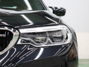 BMW Mシリーズ M5　ｲﾝﾃﾘｼﾞｪﾝﾄｾｰﾌﾃｨ 茶/黒革 ﾍﾞﾝﾁﾚｰﾀｰ ｶｰﾎﾞﾝﾙｰﾌ Idriveﾅﾋﾞ TV 360ｶﾒﾗ harman/kardon ﾜｲﾔﾚｽﾁｬｰｼﾞﾝｸﾞ HUD Mｽﾎﾟｰﾂｽﾃｱﾘﾝｸﾞ Mｴｷｿﾞｰｽﾄｼｽﾃﾑ Mﾏﾙﾁﾌｧﾝｸｼｮﾝｼｰﾄ Mｴｱﾛ&20ｲﾝﾁﾀﾞﾌﾞﾙｽﾎﾟｰｸAW(ｽﾀｲﾘﾝｸﾞ706M)　2年保証