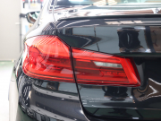 BMW Mシリーズ M5　ｲﾝﾃﾘｼﾞｪﾝﾄｾｰﾌﾃｨ 茶/黒革 ﾍﾞﾝﾁﾚｰﾀｰ ｶｰﾎﾞﾝﾙｰﾌ Idriveﾅﾋﾞ TV 360ｶﾒﾗ harman/kardon ﾜｲﾔﾚｽﾁｬｰｼﾞﾝｸﾞ HUD Mｽﾎﾟｰﾂｽﾃｱﾘﾝｸﾞ Mｴｷｿﾞｰｽﾄｼｽﾃﾑ Mﾏﾙﾁﾌｧﾝｸｼｮﾝｼｰﾄ Mｴｱﾛ&20ｲﾝﾁﾀﾞﾌﾞﾙｽﾎﾟｰｸAW(ｽﾀｲﾘﾝｸﾞ706M)　2年保証