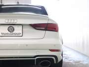 アウディ RS3 ﾍﾞｰｽｸﾞﾚｰﾄﾞ ｱﾙﾐﾆｳﾑｽﾀｲﾘﾝｸﾞPKG　1ｵｰﾅｰ ADVｷｰ Audiﾏｸﾞﾈﾃｨｯｸﾗｲﾄﾞ 黒革ｼｰﾄ MMIﾅﾋﾞTV Bang&Olufsen Bluetooth Bｶﾒﾗ ﾏﾄﾘｸｽLEDﾗｲﾄ ﾊﾞｰﾁｬﾙｺｸﾋﾟｯﾄ 純正19ｲﾝﾁAW(ﾁﾀﾝﾙｯｸ)　2年保証付