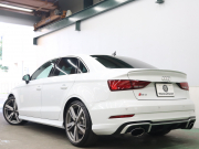 アウディ RS3 ﾍﾞｰｽｸﾞﾚｰﾄﾞ ｱﾙﾐﾆｳﾑｽﾀｲﾘﾝｸﾞPKG　1ｵｰﾅｰ ADVｷｰ Audiﾏｸﾞﾈﾃｨｯｸﾗｲﾄﾞ 黒革ｼｰﾄ MMIﾅﾋﾞTV Bang&Olufsen Bluetooth Bｶﾒﾗ ﾏﾄﾘｸｽLEDﾗｲﾄ ﾊﾞｰﾁｬﾙｺｸﾋﾟｯﾄ 純正19ｲﾝﾁAW(ﾁﾀﾝﾙｯｸ)　2年保証付