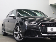 アウディ RS3 ﾍﾞｰｽｸﾞﾚｰﾄﾞ ｱﾙﾐﾆｳﾑｽﾀｲﾘﾝｸﾞPKG　ADVｷｰ Audiﾏｸﾞﾈﾃｨｯｸﾗｲﾄﾞ 黒革ｼｰﾄ MMIﾅﾋﾞTV Bang&Olufsen Bluetooth Bｶﾒﾗ ﾏﾄﾘｸｽLEDﾗｲﾄ ﾊﾞｰﾁｬﾙｺｸﾋﾟｯﾄ 純正19ｲﾝﾁAW(ﾁﾀﾝﾙｯｸ)　2年保証付