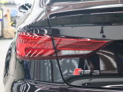 アウディ RS3 ﾍﾞｰｽｸﾞﾚｰﾄﾞ ｱﾙﾐﾆｳﾑｽﾀｲﾘﾝｸﾞPKG　ADVｷｰ Audiﾏｸﾞﾈﾃｨｯｸﾗｲﾄﾞ 黒革ｼｰﾄ MMIﾅﾋﾞTV Bang&Olufsen Bluetooth Bｶﾒﾗ ﾏﾄﾘｸｽLEDﾗｲﾄ ﾊﾞｰﾁｬﾙｺｸﾋﾟｯﾄ 純正19ｲﾝﾁAW(ﾁﾀﾝﾙｯｸ)　2年保証付