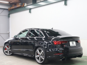 アウディ RS3 ﾍﾞｰｽｸﾞﾚｰﾄﾞ ｱﾙﾐﾆｳﾑｽﾀｲﾘﾝｸﾞPKG　ADVｷｰ Audiﾏｸﾞﾈﾃｨｯｸﾗｲﾄﾞ 黒革ｼｰﾄ MMIﾅﾋﾞTV Bang&Olufsen Bluetooth Bｶﾒﾗ ﾏﾄﾘｸｽLEDﾗｲﾄ ﾊﾞｰﾁｬﾙｺｸﾋﾟｯﾄ 純正19ｲﾝﾁAW(ﾁﾀﾝﾙｯｸ)　2年保証付