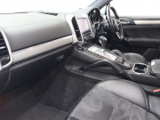 ポルシェ カイエン GTS　ｴﾝﾄﾘｰﾄﾞﾗｲﾌﾞ ﾌﾞﾗｯｸﾊｰﾌﾚｻﾞｰ ﾋｰﾀｰ ﾊﾟﾉﾗﾏSR 純正ﾅﾋﾞ TV Bｶﾒﾗ ｷｾﾉﾝﾗｲﾄ 自動Rｹﾞｰﾄﾞ ｱﾙｶﾝﾀｰﾗﾙｰﾌﾗｲﾅｰ ｽﾎﾟｰﾂｴｸﾞｿﾞｰｽﾄ Sportﾓｰﾄﾞ ﾚｯﾄﾞｷｬﾘﾊﾟｰ 純正RSﾃﾞｻﾞｲﾝ20ｲﾝﾁAW　2年保証