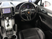 ポルシェ カイエン GTS　ｴﾝﾄﾘｰﾄﾞﾗｲﾌﾞ ﾌﾞﾗｯｸﾊｰﾌﾚｻﾞｰ ﾋｰﾀｰ ﾊﾟﾉﾗﾏSR 純正ﾅﾋﾞ TV Bｶﾒﾗ ｷｾﾉﾝﾗｲﾄ 自動Rｹﾞｰﾄﾞ ｱﾙｶﾝﾀｰﾗﾙｰﾌﾗｲﾅｰ ｽﾎﾟｰﾂｴｸﾞｿﾞｰｽﾄ Sportﾓｰﾄﾞ ﾚｯﾄﾞｷｬﾘﾊﾟｰ 純正RSﾃﾞｻﾞｲﾝ20ｲﾝﾁAW　2年保証