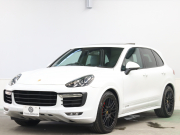 ポルシェ カイエン GTS　ｴﾝﾄﾘｰﾄﾞﾗｲﾌﾞ ﾌﾞﾗｯｸﾊｰﾌﾚｻﾞｰ ﾋｰﾀｰ ﾊﾟﾉﾗﾏSR 純正ﾅﾋﾞ TV Bｶﾒﾗ ｷｾﾉﾝﾗｲﾄ 自動Rｹﾞｰﾄﾞ ｱﾙｶﾝﾀｰﾗﾙｰﾌﾗｲﾅｰ ｽﾎﾟｰﾂｴｸﾞｿﾞｰｽﾄ Sportﾓｰﾄﾞ ﾚｯﾄﾞｷｬﾘﾊﾟｰ 純正RSﾃﾞｻﾞｲﾝ20ｲﾝﾁAW　2年保証