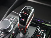 BMW Mシリーズ M5　ｲﾝﾃﾘｼﾞｪﾝﾄｾｰﾌﾃｨ 黒革 ﾍﾞﾝﾁﾚｰﾀｰ ｶｰﾎﾞﾝﾙｰﾌ Idriveﾅﾋﾞ TV 360ｶﾒﾗ harman/kardon ﾜｲﾔﾚｽﾁｬｰｼﾞﾝｸﾞ HUD Mｽﾎﾟｰﾂｽﾃｱﾘﾝｸﾞ Mｴｷｿﾞｰｽﾄｼｽﾃﾑ Mﾏﾙﾁﾌｧﾝｸｼｮﾝｼｰﾄ Mｴｱﾛ&20ｲﾝﾁﾀﾞﾌﾞﾙｽﾎﾟｰｸAW(ｽﾀｲﾘﾝｸﾞ706M)　2年保証