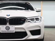 BMW Mシリーズ M5　ｲﾝﾃﾘｼﾞｪﾝﾄｾｰﾌﾃｨ 黒革 ﾍﾞﾝﾁﾚｰﾀｰ ｶｰﾎﾞﾝﾙｰﾌ Idriveﾅﾋﾞ TV 360ｶﾒﾗ harman/kardon ﾜｲﾔﾚｽﾁｬｰｼﾞﾝｸﾞ HUD Mｽﾎﾟｰﾂｽﾃｱﾘﾝｸﾞ Mｴｷｿﾞｰｽﾄｼｽﾃﾑ Mﾏﾙﾁﾌｧﾝｸｼｮﾝｼｰﾄ Mｴｱﾛ&20ｲﾝﾁﾀﾞﾌﾞﾙｽﾎﾟｰｸAW(ｽﾀｲﾘﾝｸﾞ706M)　2年保証