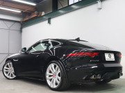 ジャガー Fタイプ Rｸｰﾍﾟ　赤/黒革 ﾊﾟﾌｫｰﾏﾝｽｼｰﾄ ｼｰﾄﾋｰﾀｰ 純正ﾅﾋﾞ ﾊﾞｯｸｶﾒﾗ ｸﾙｺﾝ MERIDIANｻｳﾝﾄﾞ 自動Rｹﾞｰﾄ ｽﾃｱﾘﾝｸﾞﾋｰﾀｰ ｶｰﾎﾞﾝｾﾝﾀｰｺﾝｿｰﾙ 可変ﾊﾞﾙﾌﾞ 可変ｳｨﾝｸﾞ ﾊﾟﾌｫｰﾏﾝｽｴｸﾞｿﾞｰｽﾄ 純正20ｲﾝﾁAW　2年保証