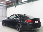 BMW Mシリーズ M4 ｸｰﾍﾟ MDCT　後期LCI ｺﾝﾌｫｰﾄA ｲﾝﾃﾘｼﾞｪﾝﾄS ﾄﾞﾗｲﾋﾞﾝｸﾞA 黒革 ﾅﾋﾞTV Bｶﾒﾗ Bluetooth HUD LEDﾍｯﾄﾞﾗｲﾄ KW車高調 ｶｰﾎﾞﾝﾙｰﾌ ｶｰﾎﾞﾝｲﾝﾃﾘｱ Mﾌﾞﾙｰｷｬﾘﾊﾟｰ Mｽﾎﾟｰﾂﾚｻﾞｰｽﾃｱﾘﾝｸﾞ Mｴｱﾛ&19AW(ｽﾀｲﾘﾝｸﾞ437M)　2年保証