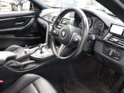 BMW Mシリーズ M4 ｸｰﾍﾟ MDCT　後期LCI ｺﾝﾌｫｰﾄA ｲﾝﾃﾘｼﾞｪﾝﾄS ﾄﾞﾗｲﾋﾞﾝｸﾞA 黒革 ﾅﾋﾞTV Bｶﾒﾗ Bluetooth HUD LEDﾍｯﾄﾞﾗｲﾄ KW車高調 ｶｰﾎﾞﾝﾙｰﾌ ｶｰﾎﾞﾝｲﾝﾃﾘｱ Mﾌﾞﾙｰｷｬﾘﾊﾟｰ Mｽﾎﾟｰﾂﾚｻﾞｰｽﾃｱﾘﾝｸﾞ Mｴｱﾛ&19AW(ｽﾀｲﾘﾝｸﾞ437M)　2年保証