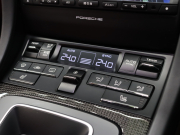 ポルシェ 911(Type991.1) ﾀｰﾎﾞS ｽﾎﾟｰﾂｸﾛﾉ&ｶｰﾎﾞﾝｲﾝﾃﾘｱPKG　正規D車 ﾂｰﾄｰﾝﾚｻﾞｰｲﾝﾃﾘｱ PCCB 赤革 18wayｱﾀﾞﾌﾟﾃｨﾌﾞｽﾎﾟｰﾂｼｰﾄ ﾅﾋﾞTV BOSEｻｳﾝﾄﾞ Bｶﾒﾗ PDLS付LEDﾗｲﾄ 20AW