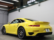 ポルシェ 911(Type991.1) ﾀｰﾎﾞS ｽﾎﾟｰﾂｸﾛﾉ&ｶｰﾎﾞﾝｲﾝﾃﾘｱPKG　正規D車 ﾂｰﾄｰﾝﾚｻﾞｰｲﾝﾃﾘｱ PCCB 赤革 18wayｱﾀﾞﾌﾟﾃｨﾌﾞｽﾎﾟｰﾂｼｰﾄ ﾅﾋﾞTV BOSEｻｳﾝﾄﾞ Bｶﾒﾗ PDLS付LEDﾗｲﾄ 20AW