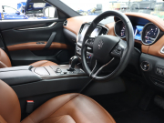 マセラティ ギブリ 3.0 ｱｼｽﾀﾝｽP　中期ﾓﾃﾞﾙ ACC BSM ｱｸﾃｨﾌﾞﾌﾞﾚｰｷ 茶革 8.4ｲﾝﾁMTC+ ﾅﾋﾞ ﾌﾙｾｸﾞ Carplay 360ｶﾒﾗ 19ｲﾝﾁﾌﾟﾛﾃｵAW ﾗﾃﾞｨｶｳｯﾄﾞｲﾝﾃﾘｱ HID　2年保証付