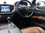 マセラティ ギブリ 3.0 ｱｼｽﾀﾝｽP　中期ﾓﾃﾞﾙ ACC BSM ｱｸﾃｨﾌﾞﾌﾞﾚｰｷ 茶革 8.4ｲﾝﾁMTC+ ﾅﾋﾞ ﾌﾙｾｸﾞ Carplay 360ｶﾒﾗ 19ｲﾝﾁﾌﾟﾛﾃｵAW ﾗﾃﾞｨｶｳｯﾄﾞｲﾝﾃﾘｱ HID　2年保証付
