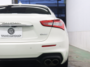 マセラティ ギブリ ﾄﾞﾗｲﾊﾞｰｽﾞｱｼｽﾀﾝｽ&ｶｰﾎﾞﾝｽﾎﾟｰﾂP　後期 黒革 ﾍﾞﾝﾁﾚｰﾀｰ ﾋｰﾀｰ ｻﾝﾙｰﾌ 純正SDﾅﾋﾞ TV harman/kardon ｻﾗｳﾝﾄﾞﾋﾞｭｰｶﾒﾗ ACC LEDﾍｯﾄﾞﾗｲﾄ 自動Rｹﾞｰﾄ&ﾊﾝｽﾞﾌﾘｰA ｽｶｲﾌｯｸｻｽﾍﾟﾝｼｮﾝ ｶｰﾎﾞﾝｲﾝﾃﾘｱﾄﾘﾑ 純正20ｲﾝﾁAW　2年保証