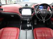 マセラティ ギブリ ｸﾞﾗﾝｽﾎﾟｰﾂ ﾄﾞﾗｲﾊﾞｰｽﾞｱｼｽﾀﾝｽP　中期 赤革 ﾍﾞﾝﾁﾚｰﾀｰ ﾋｰﾀｰ ｻﾝﾙｰﾌ 純正SDﾅﾋﾞ TV ｻﾗｳﾝﾄﾞﾋﾞｭｰｶﾒﾗ ACC LEDﾍｯﾄﾞﾗｲﾄ 自動Rｹﾞｰﾄ&ﾊﾝｽﾞﾌﾘｰA ｽｶｲﾌｯｸｻｽﾍﾟﾝｼｮﾝﾄﾗｲﾃﾞﾝﾄｽﾃｯﾁ ﾚｯﾄﾞｷｬﾘﾊﾟｰ 純正20ｲﾝﾁAW　2年保証