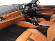 BMW Mシリーズ M5　有償色 茶革 ﾌﾙﾚｻﾞｰﾒﾘﾉｲﾝﾃﾘｱ ﾍﾞﾝﾁﾚｰﾀｰ ｱﾙｶﾝﾀﾗﾙｰﾌ 純正ﾅﾋﾞ TV Bowers&wilkinsﾀﾞｲﾔﾓﾝﾄﾞｻｳﾝﾄﾞ 360ｶﾒﾗ HUD ｿﾌﾄｸﾛｰｽﾞﾄﾞｱ 自動Rｹﾞｰﾄ&ﾊﾝｽﾞﾌﾘｰA ｱﾀﾞﾌﾟﾃｨﾌﾞMﾃﾞｨﾌｧﾚﾝｼｬﾙ Mｴｱﾛ&20ｲﾝﾁAW(706M)　2年保証