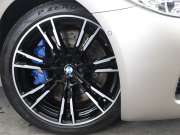 BMW Mシリーズ M5　有償色 茶革 ﾌﾙﾚｻﾞｰﾒﾘﾉｲﾝﾃﾘｱ ﾍﾞﾝﾁﾚｰﾀｰ ｱﾙｶﾝﾀﾗﾙｰﾌ 純正ﾅﾋﾞ TV Bowers&wilkinsﾀﾞｲﾔﾓﾝﾄﾞｻｳﾝﾄﾞ 360ｶﾒﾗ HUD ｿﾌﾄｸﾛｰｽﾞﾄﾞｱ 自動Rｹﾞｰﾄ&ﾊﾝｽﾞﾌﾘｰA ｱﾀﾞﾌﾟﾃｨﾌﾞMﾃﾞｨﾌｧﾚﾝｼｬﾙ Mｴｱﾛ&20ｲﾝﾁAW(706M)　2年保証