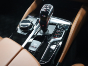 BMW Mシリーズ M5　有償色 茶革 ﾌﾙﾚｻﾞｰﾒﾘﾉｲﾝﾃﾘｱ ﾍﾞﾝﾁﾚｰﾀｰ ｱﾙｶﾝﾀﾗﾙｰﾌ 純正ﾅﾋﾞ TV Bowers&wilkinsﾀﾞｲﾔﾓﾝﾄﾞｻｳﾝﾄﾞ 360ｶﾒﾗ HUD ｿﾌﾄｸﾛｰｽﾞﾄﾞｱ 自動Rｹﾞｰﾄ&ﾊﾝｽﾞﾌﾘｰA ｱﾀﾞﾌﾟﾃｨﾌﾞMﾃﾞｨﾌｧﾚﾝｼｬﾙ Mｴｱﾛ&20ｲﾝﾁAW(706M)　2年保証