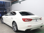 マセラティ クアトロポルテ ﾍﾞｰｽｸﾞﾚｰﾄﾞ ﾄﾞﾗｲﾊﾞｰｽﾞｱｼｽﾀﾝｽPKG　中期 黒革ｽﾎﾟｰﾂｼｰﾄ ﾍﾞﾝﾁﾚｰﾀｰ ﾋｰﾀｰ ｻﾝﾙｰﾌ ﾅﾋﾞTV 360ｶﾒﾗ harman/kardon ACC ﾄﾗｲﾃﾞﾝﾄｽﾃｯﾁ 自動Rｹﾞｰﾄ&ﾊﾝｽﾞﾌﾘｰA ｽｶｲﾌｯｸｻｽﾍﾟﾝｼｮﾝ ﾚｯﾄﾞｷｬﾘﾊﾟｰ 純正21ｲﾝﾁAW(ｳﾗｰﾉ) 　2年保証