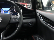 マセラティ クアトロポルテ ﾍﾞｰｽｸﾞﾚｰﾄﾞ ﾄﾞﾗｲﾊﾞｰｽﾞｱｼｽﾀﾝｽPKG　中期 黒革ｽﾎﾟｰﾂｼｰﾄ ﾍﾞﾝﾁﾚｰﾀｰ ﾋｰﾀｰ ｻﾝﾙｰﾌ ﾅﾋﾞTV 360ｶﾒﾗ harman/kardon ACC ﾄﾗｲﾃﾞﾝﾄｽﾃｯﾁ 自動Rｹﾞｰﾄ&ﾊﾝｽﾞﾌﾘｰA ｽｶｲﾌｯｸｻｽﾍﾟﾝｼｮﾝ ﾚｯﾄﾞｷｬﾘﾊﾟｰ 純正21ｲﾝﾁAW(ｳﾗｰﾉ) 　2年保証