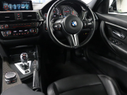 BMW Mシリーズ M3 MDCT　Mｻｽﾍﾟﾝｼｮﾝ ｺﾝﾌｫｰﾄA ｲﾝﾃﾘｼﾞｪﾝﾄS 黒革 ﾅﾋﾞTV Bluetooth Bｶﾒﾗ HUD LEDﾍｯﾄﾞﾗｲﾄ ｶｰﾎﾞﾝﾙｰﾌ ｶｰﾎﾞﾝｲﾝﾃﾘｱ Mｽﾎﾟｰﾂｽﾃｱﾘﾝｸﾞ Mｽﾎﾟｰﾂｴｷｿﾞｰｽﾄｼｽﾃﾑ Mﾌﾞﾙｰｷｬﾘﾊﾟｰ Mｴｱﾛ&19AW(ｽﾀｲﾘﾝｸﾞ437M)　2年保証付