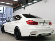 BMW Mシリーズ M3 MDCT　Mｻｽﾍﾟﾝｼｮﾝ ｺﾝﾌｫｰﾄA ｲﾝﾃﾘｼﾞｪﾝﾄS 黒革 ﾅﾋﾞTV Bluetooth Bｶﾒﾗ HUD LEDﾍｯﾄﾞﾗｲﾄ ｶｰﾎﾞﾝﾙｰﾌ ｶｰﾎﾞﾝｲﾝﾃﾘｱ Mｽﾎﾟｰﾂｽﾃｱﾘﾝｸﾞ Mｽﾎﾟｰﾂｴｷｿﾞｰｽﾄｼｽﾃﾑ Mﾌﾞﾙｰｷｬﾘﾊﾟｰ Mｴｱﾛ&19AW(ｽﾀｲﾘﾝｸﾞ437M)　2年保証付